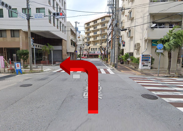 左折後すぐの信号をさらに左折