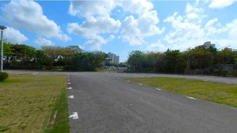 沖縄コンベンションセンターの駐車場の様子