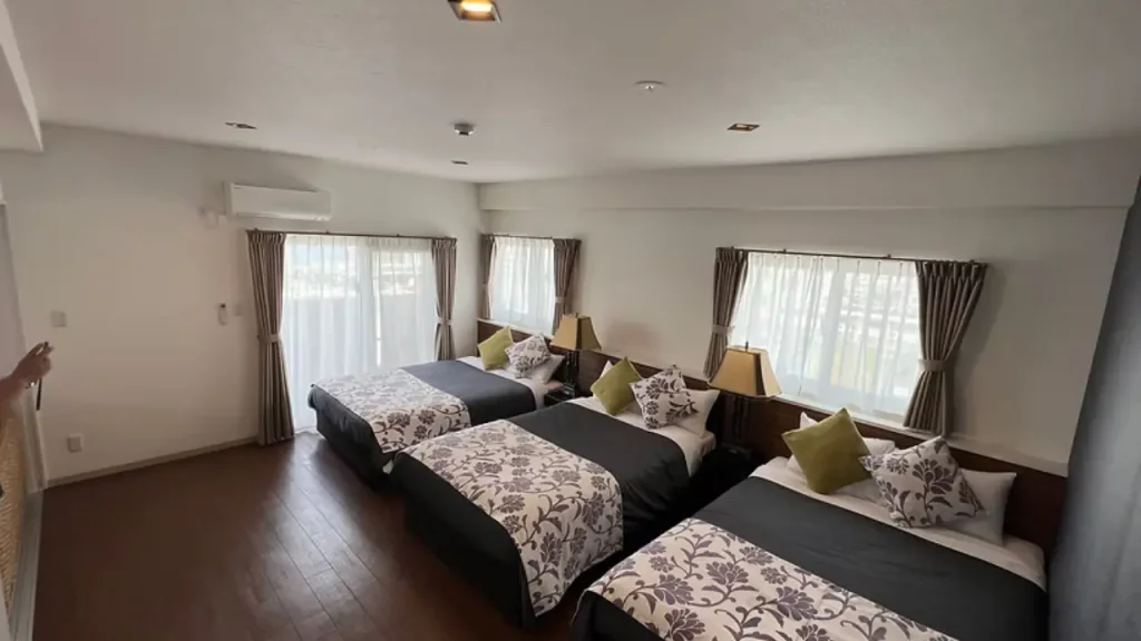 BiBiホテルコンベンションベイの客室内観（公式サイトより引用）