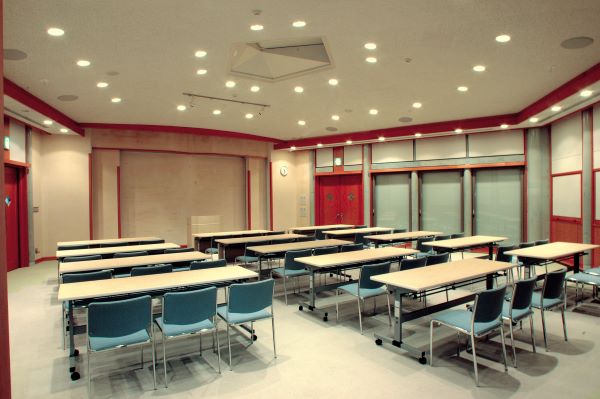 会議場B2 屋内 公式サイトより