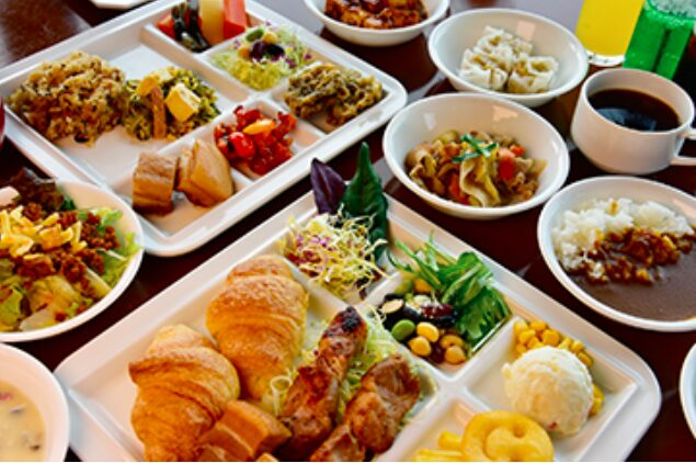 レストランイノーランチビュッフェ料理