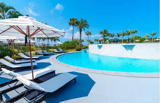 ホテル オリオン モトブ リゾート&スパ 室外プール