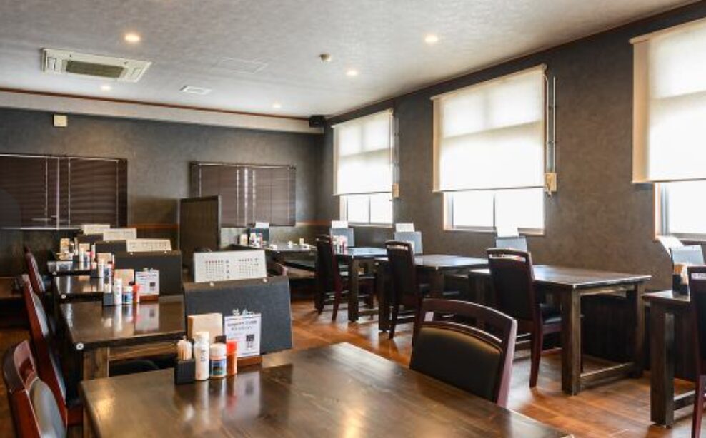 琉の国 本店の内観