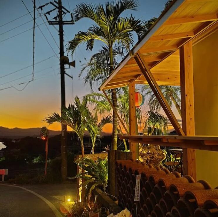 あぐー豚と寿司の島居酒屋 まーさっさーの外観