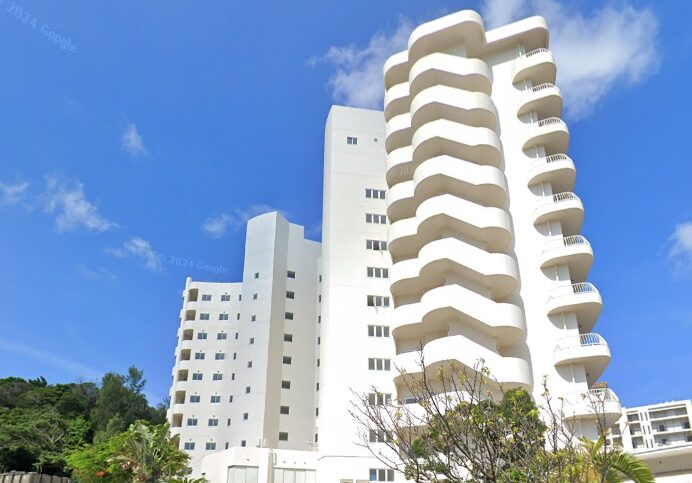 沖縄県のTWIN-LINE HOTEL YANBARU OKINAWA JAPANの外観
