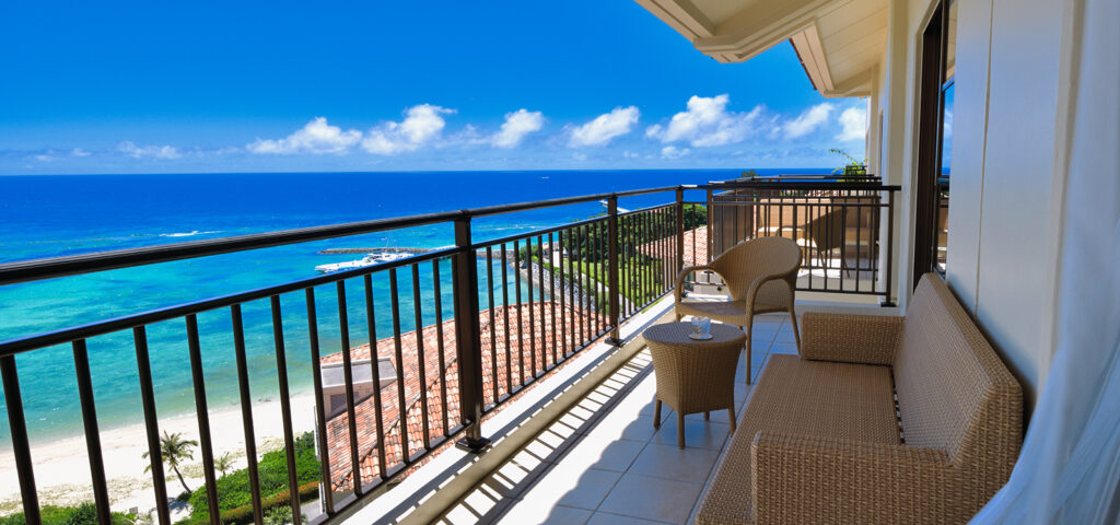 沖縄ザ・ブセナテラス オーシャンビュー高齢者向けリゾートホテル