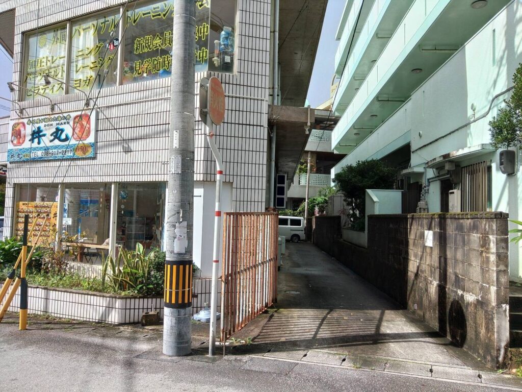 外間パーソナルトレーニングジム浦添店の無料駐車場