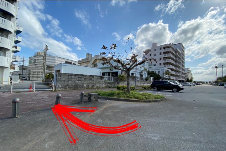 安良波公園北側の駐車場