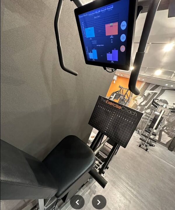 エクササイズコーチ那覇新都心店 トレーニングマシーン