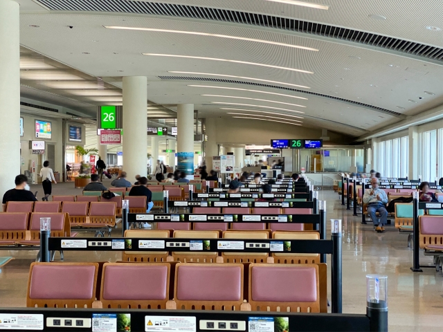 那覇空港出発ロビーイメージ画像